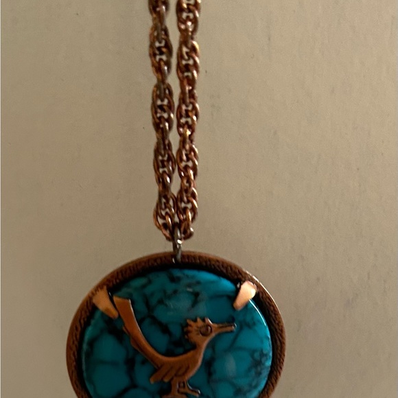 Vintage Turquoise and Brass necklace with a unique bird design, 16 inches long - Picture 6 of 6